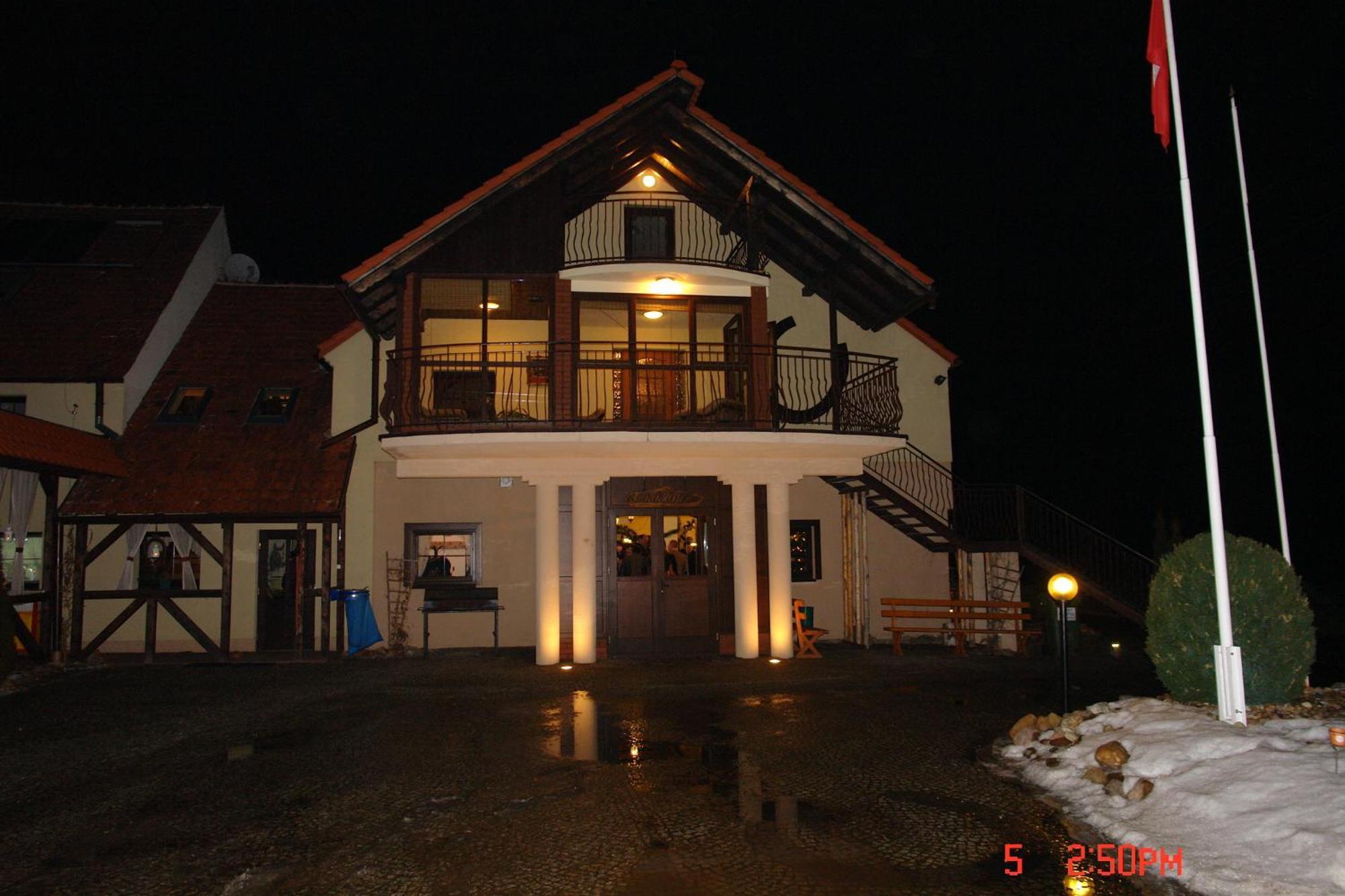 Vila Podkowa Modliszów Exteriér fotografie