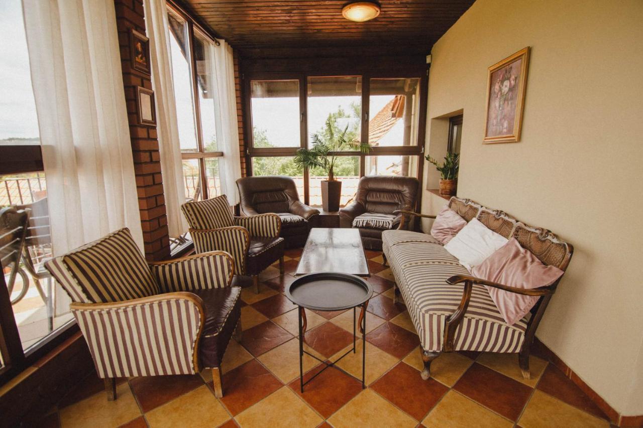 Vila Podkowa Modliszów Exteriér fotografie